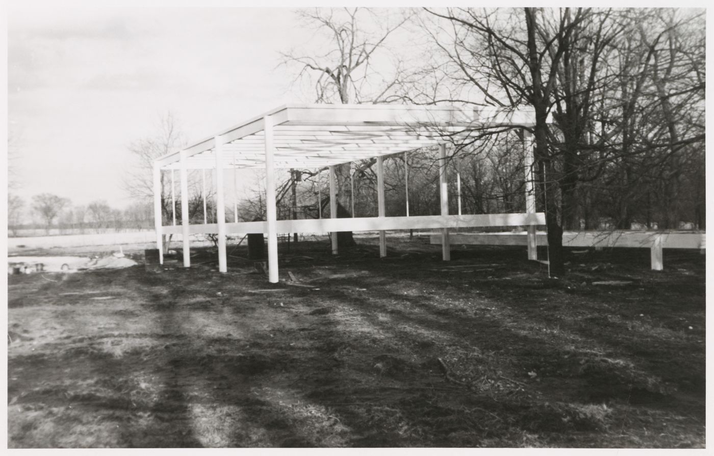 Farnsworth House under construction