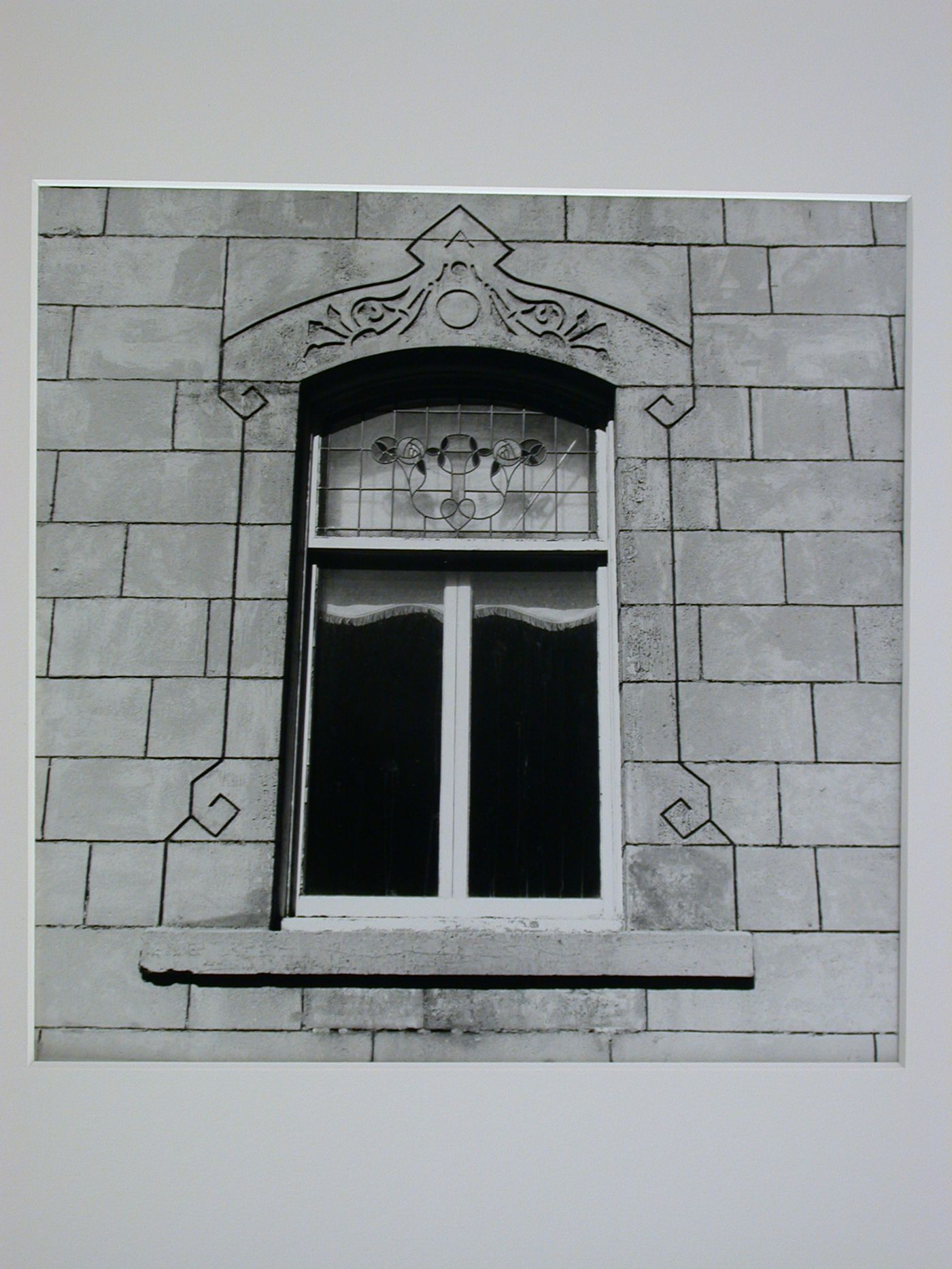 Architectural sculptures in Montréal: 1840-1940
