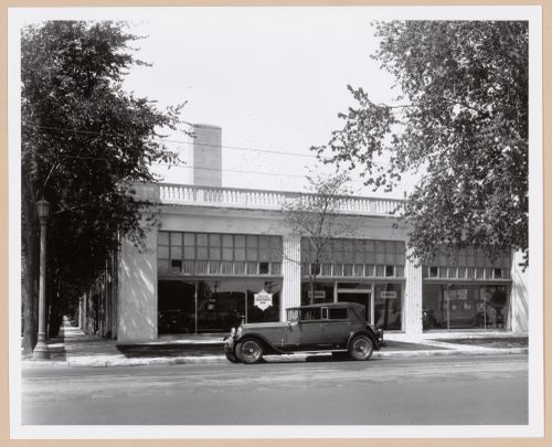 View of the Packard Motor Car Sales and Service Building, Lakepoint and East Jefferson Avenue, Grosse Pointe, Michigan