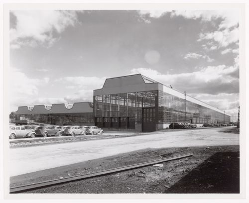 View of the principal and lateral façades of the Press Shop of the Tank Arsenal, Chrysler Corporation DeSoto division, Detroit, Michigan