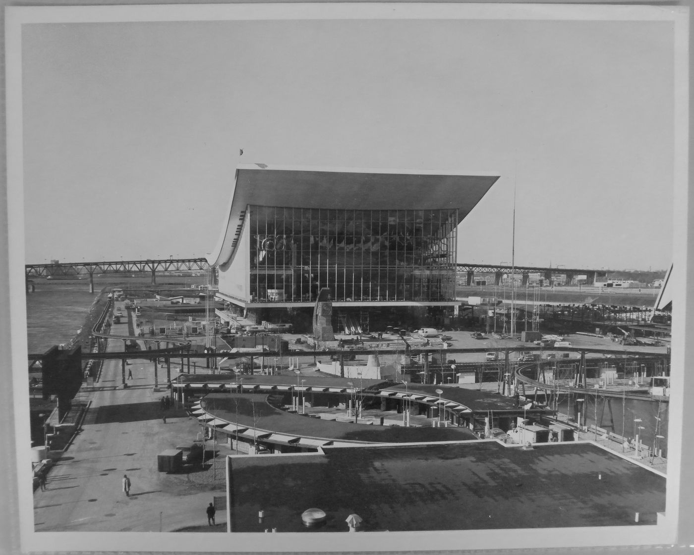 View of the Pavilion of the Soviet Union as its construction stage, Expo 67, Montréal, Québec