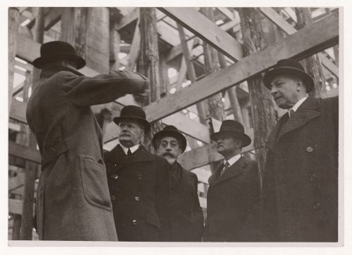 View of Robert Mallet-Stevens and others at a construction site
