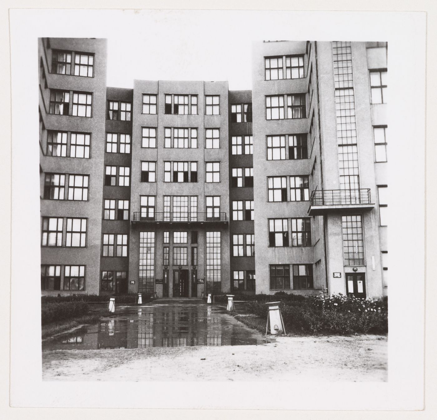 Exterior view of an entrance to the Department of Industry and Planning (Gosprom) buildings, Kharkov, Soviet Union (now in Ukraine)