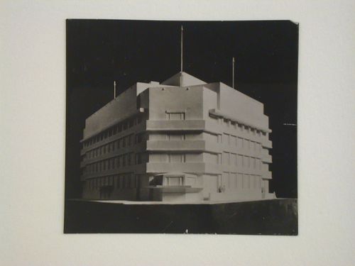 Maquette pour un hôtel des postes. Hollande. J. Crouwel, architecte à La Haye