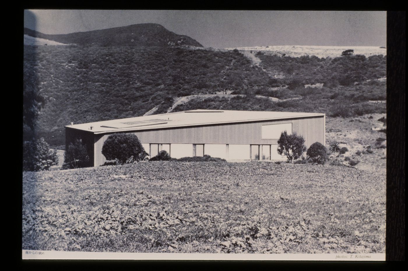 Slide of a photograph of Davis Studio and Residence, Malibu, by Frank Ghery