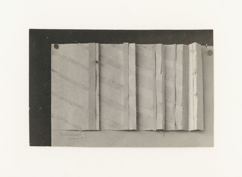 Photograph of a student model by A. Grebenshchikov on the topic "Construction of Frontal Surface Based on Vertical, Horizontal and Inclined Combination of Two or More Rhythmical Rows" for the "Space" course at the Vkhutemas, Moscow