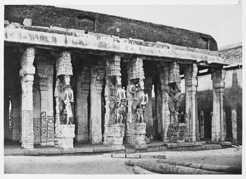 Seeringham.  [Great Pagoda,] West half of the sasharoyen munduppum.