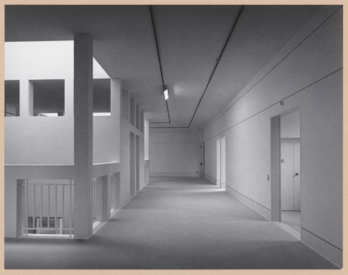 Interior view of the Deutsches Architekturmuseum [German Architecture Museum] showing the exhibition areas on the fourth level and the second storey of the House-in-House on the left, Schaumainkai 43, Frankfurt am Main, Germany