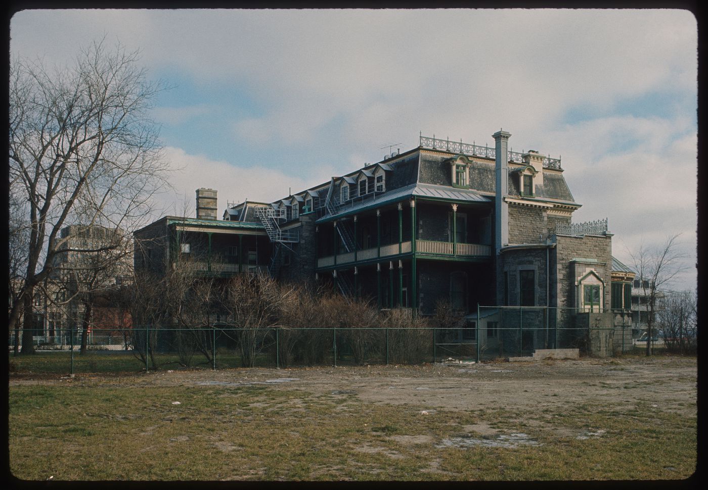 View of Shaughnessy House showing Strathcona Park (now demolished) after the demolition of the changing house, Montréal, Québec