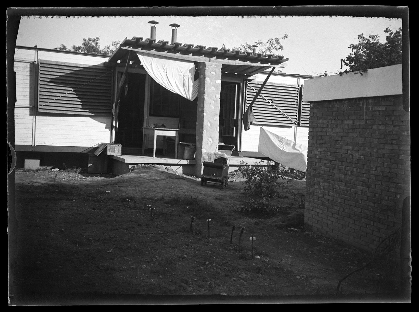 Construction of the Maisons Bureau Central de Constructions designed by Pierre Jeanneret in Saint-Auban, France