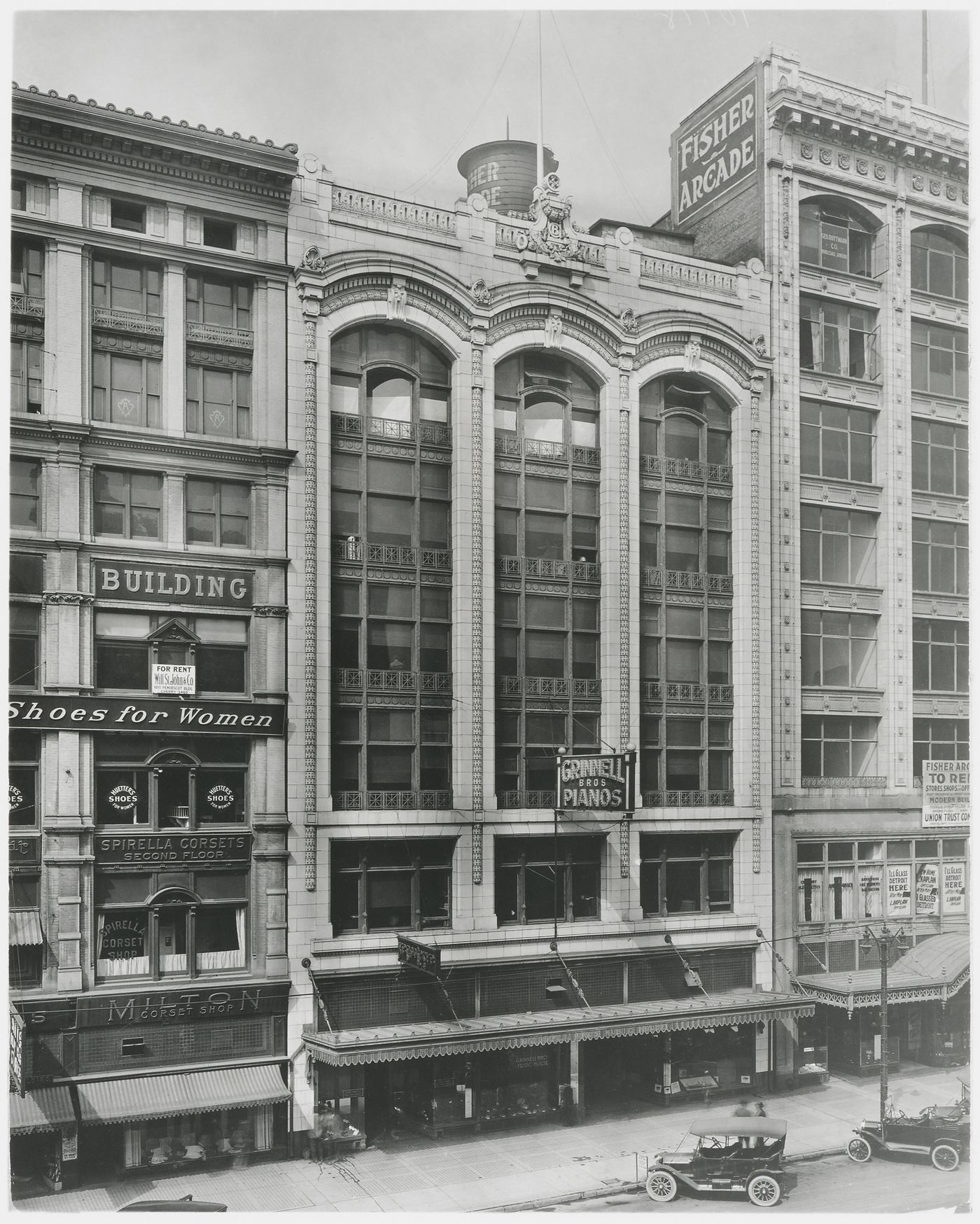 View of the principal façade of the Grinnell Building showing the Grinnell Bros. Music Store, Woodward Avenue, Detroit, Michigan