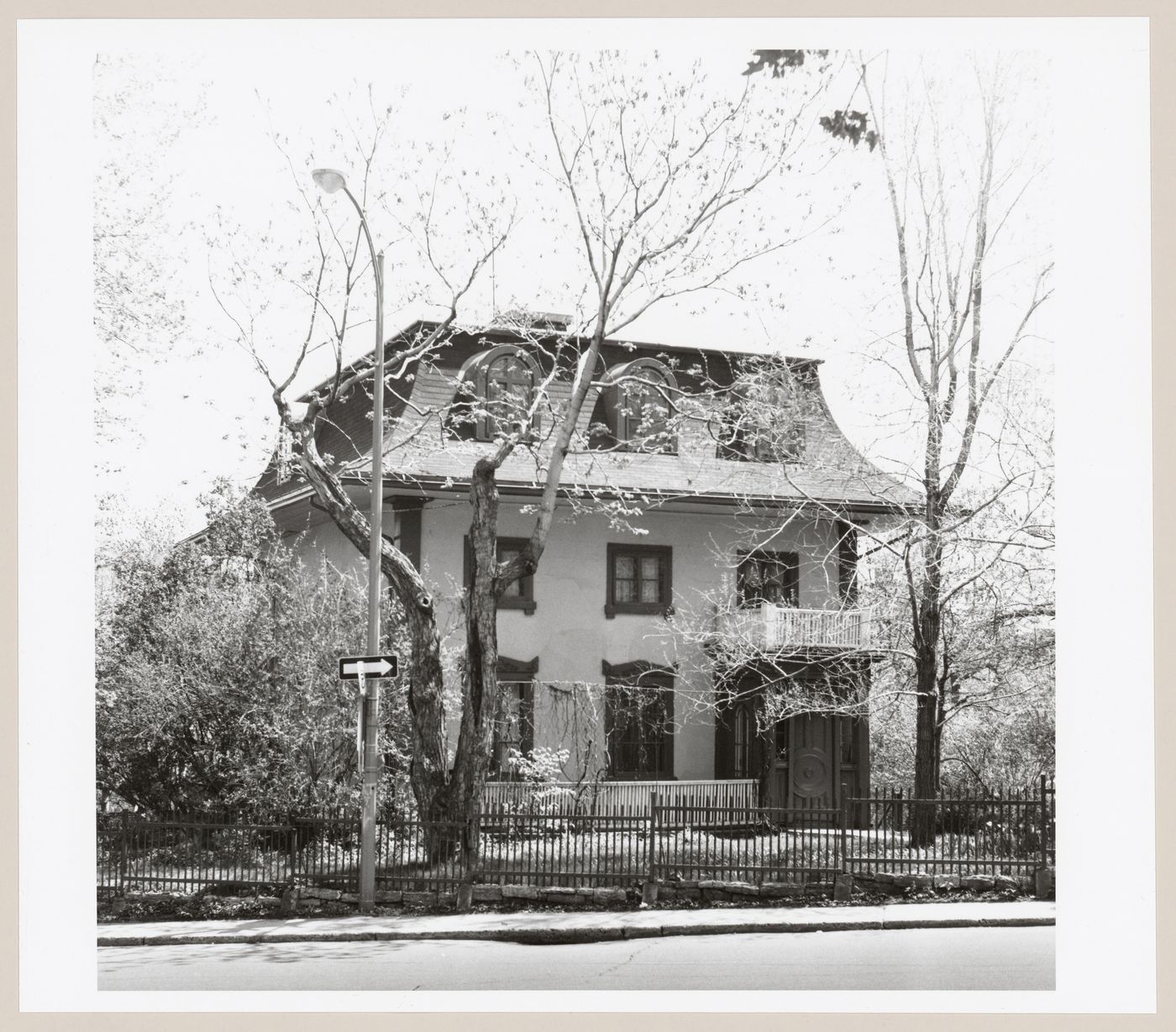 View of the principal façade of Metcalfe Terrace, 168 chemin de la Côte-Saint-Antoine, Westmount, Québec