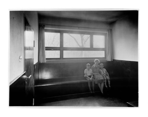 Dr Rabe House, Zwenkau - waitingroom (housekeeper with 2 sons)