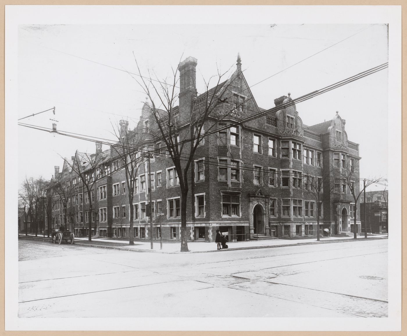View of the principal and lateral façades of the Woodward Apartment Building, Detroit, Michigan