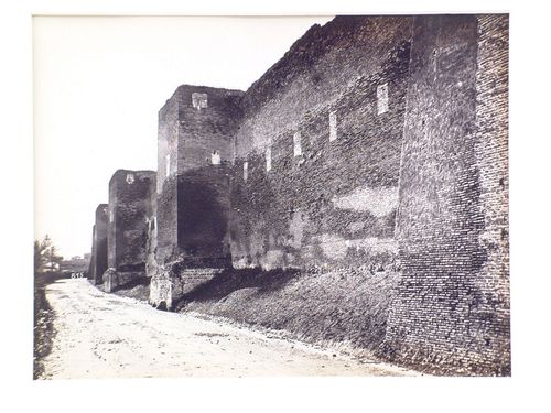 Towers of city wall, Rome, Italy