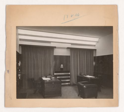 Interior view of desks in Banque Lovenbach et Zung, rue François-Ier, 8th arrondissement, Paris, France