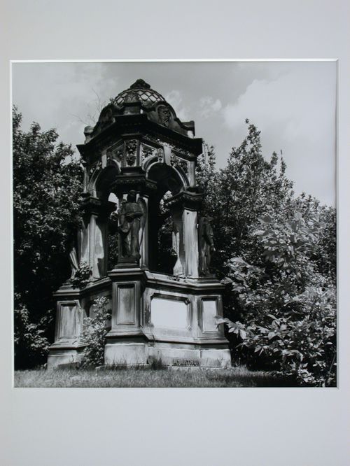 Architectural sculptures in Montréal: 1840-1940