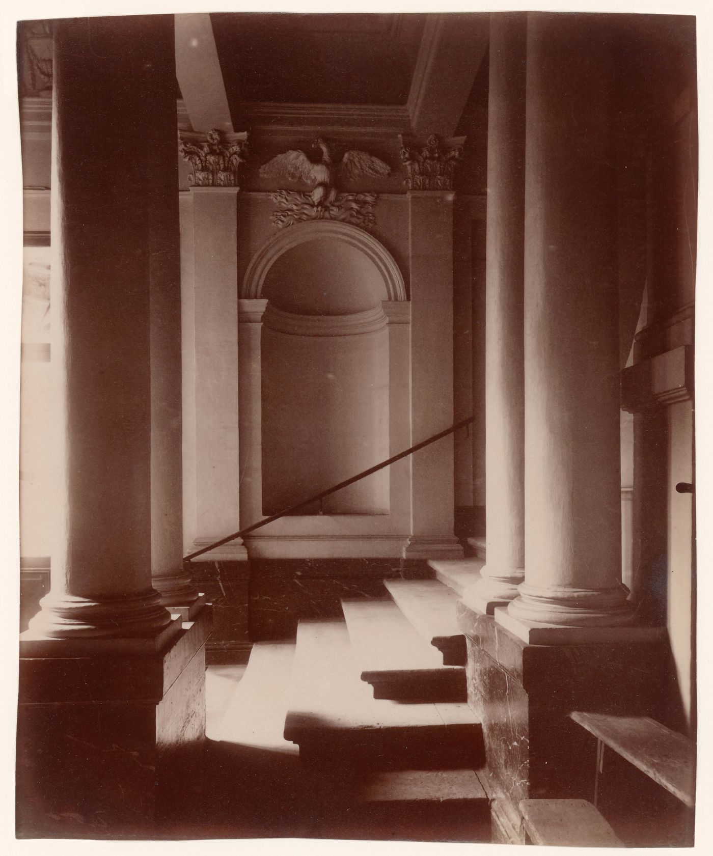 Hôtel de Beauvais: Interior view of entrance hall showing alcove and columns on either side of stairs, Paris, France