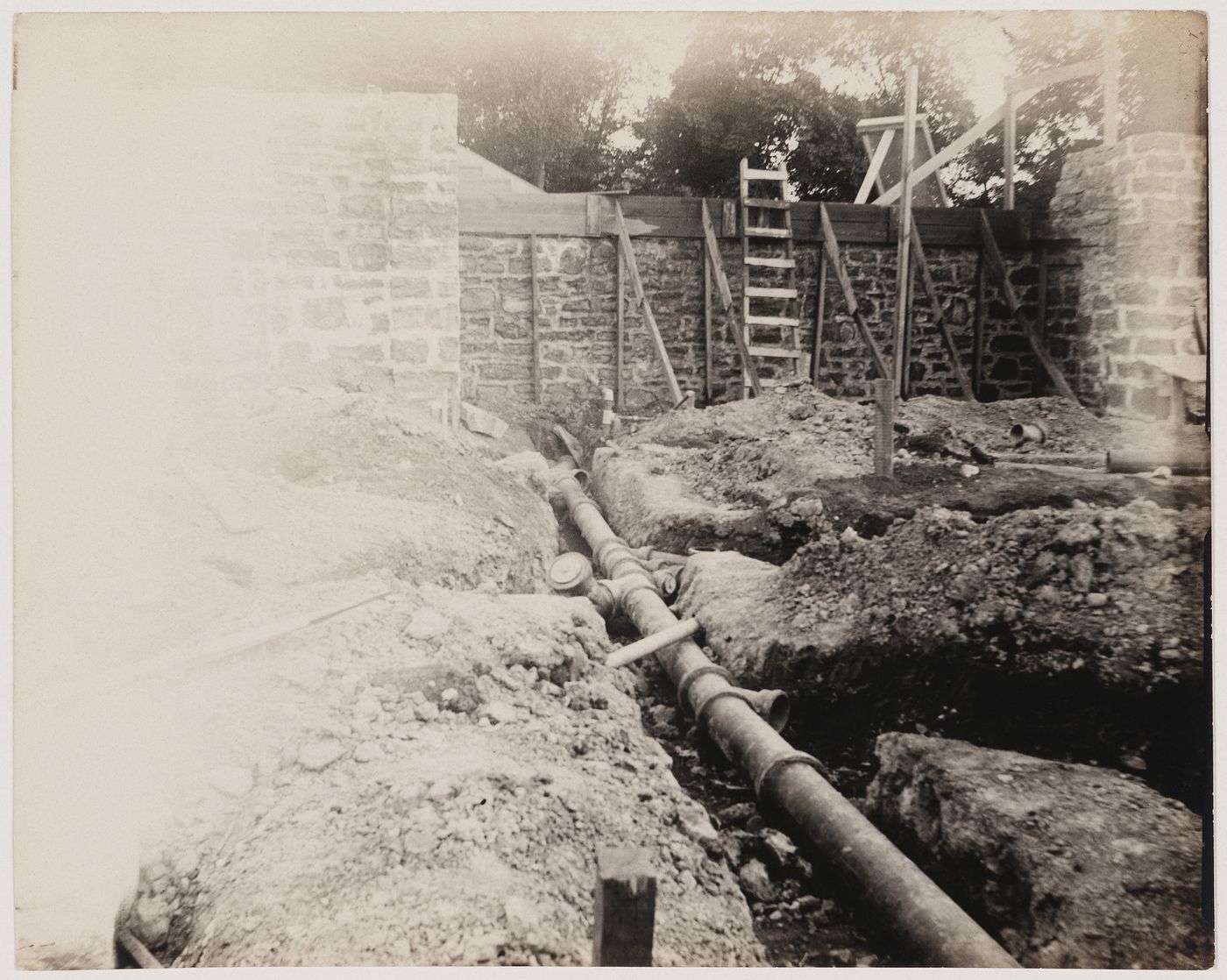 Exterior view of Darwin D. Martin House under construction, Buffalo, New York
