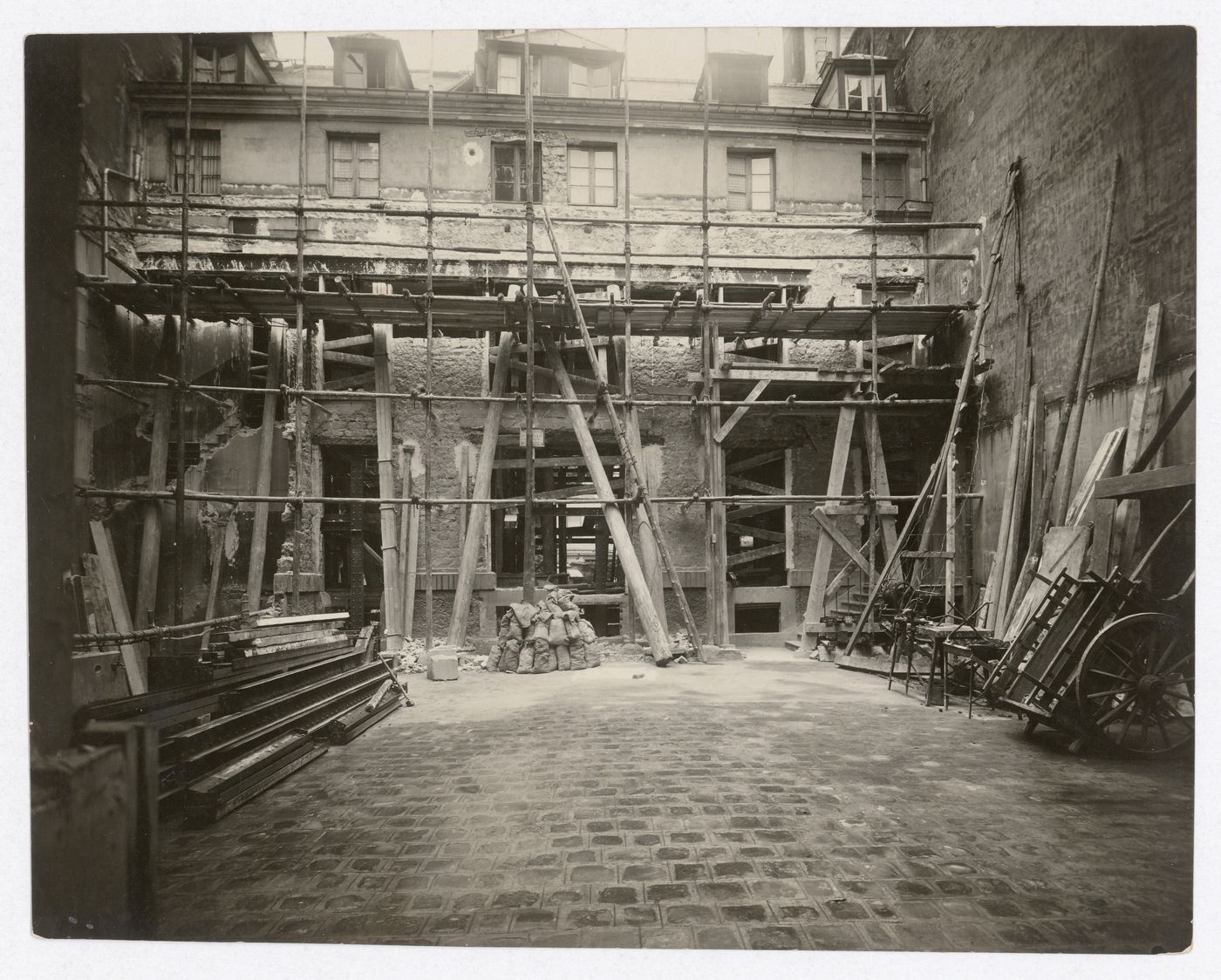 View of Maison de Verre under construction, Paris, France