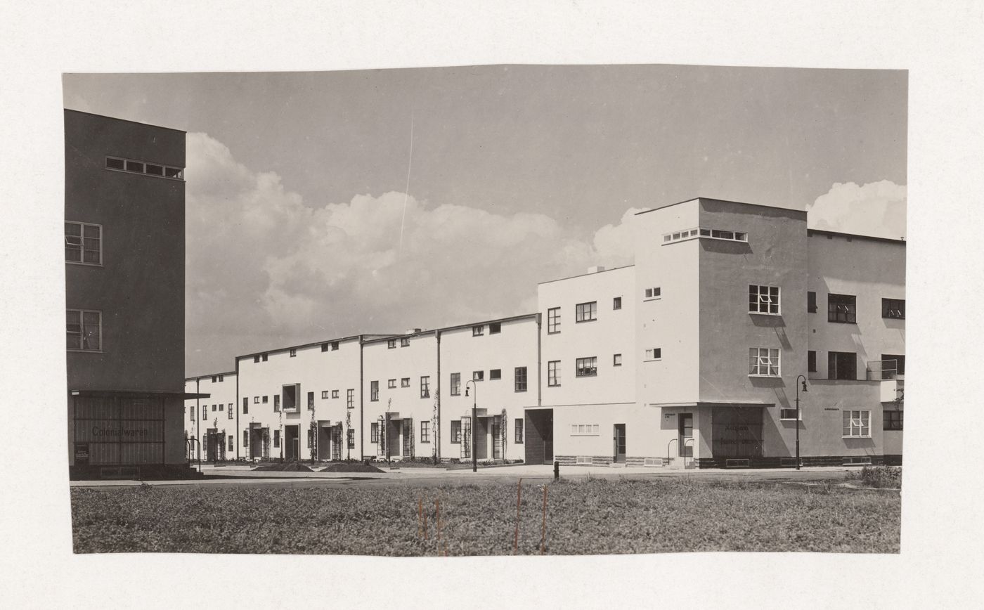 Cité ouvrière à Francfort. Allemagne. E. May, architecte à Francfort. Collaborateurs: E. Kaufman et Rudloff, architectes