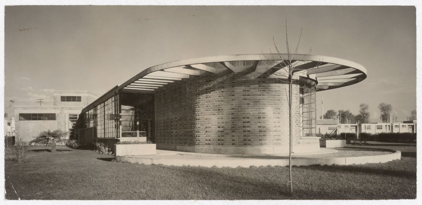 View of the covered playspace [?], 9 Hogar Infantil