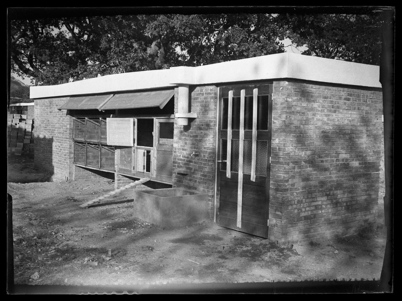 Construction of the Maisons Bureau Central de Constructions designed by Pierre Jeanneret in Saint-Auban, France