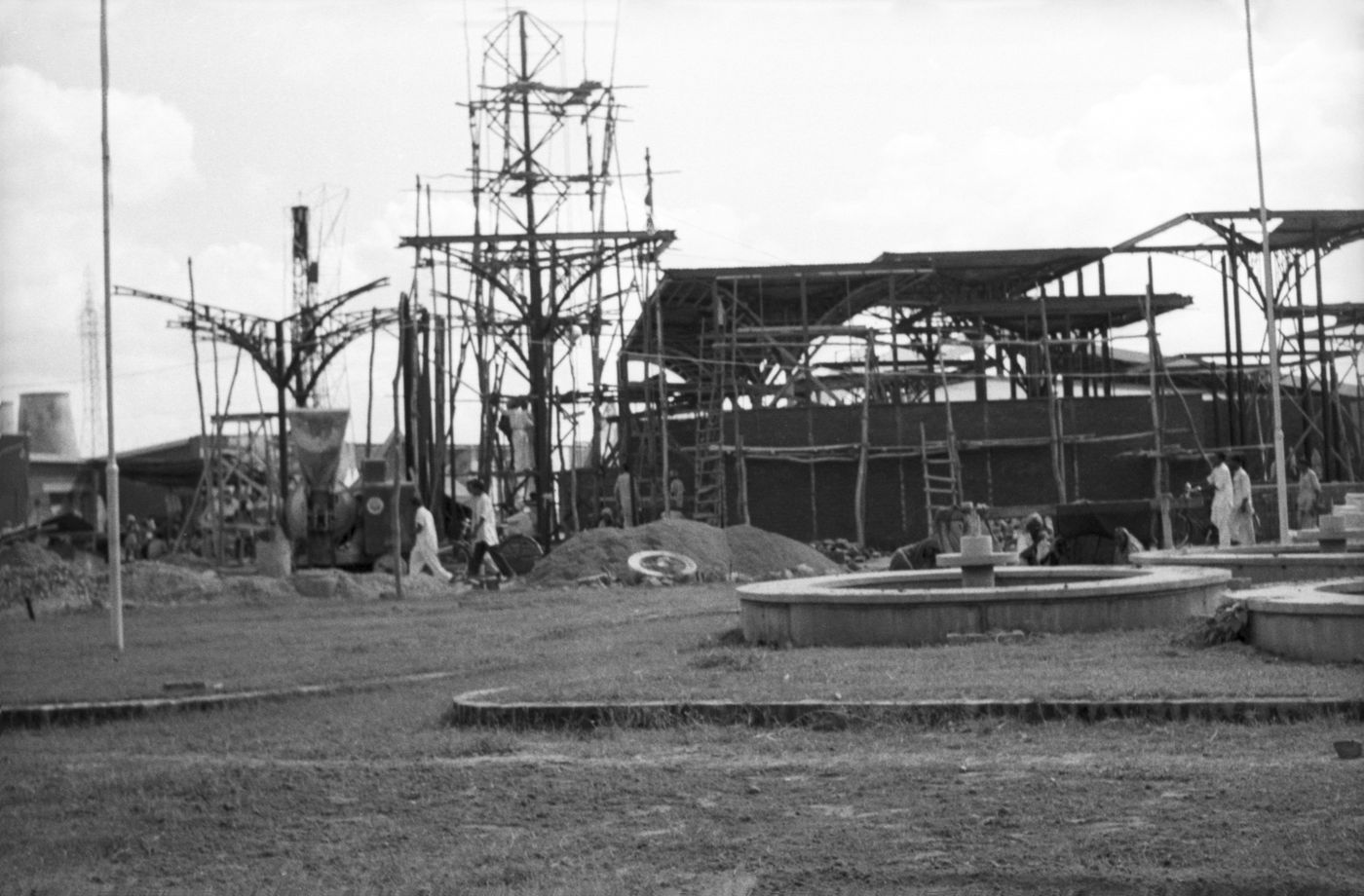 Vue du Thapar Industries Pavilion en construction, Indian Industries Fair, New Delhi, Inde