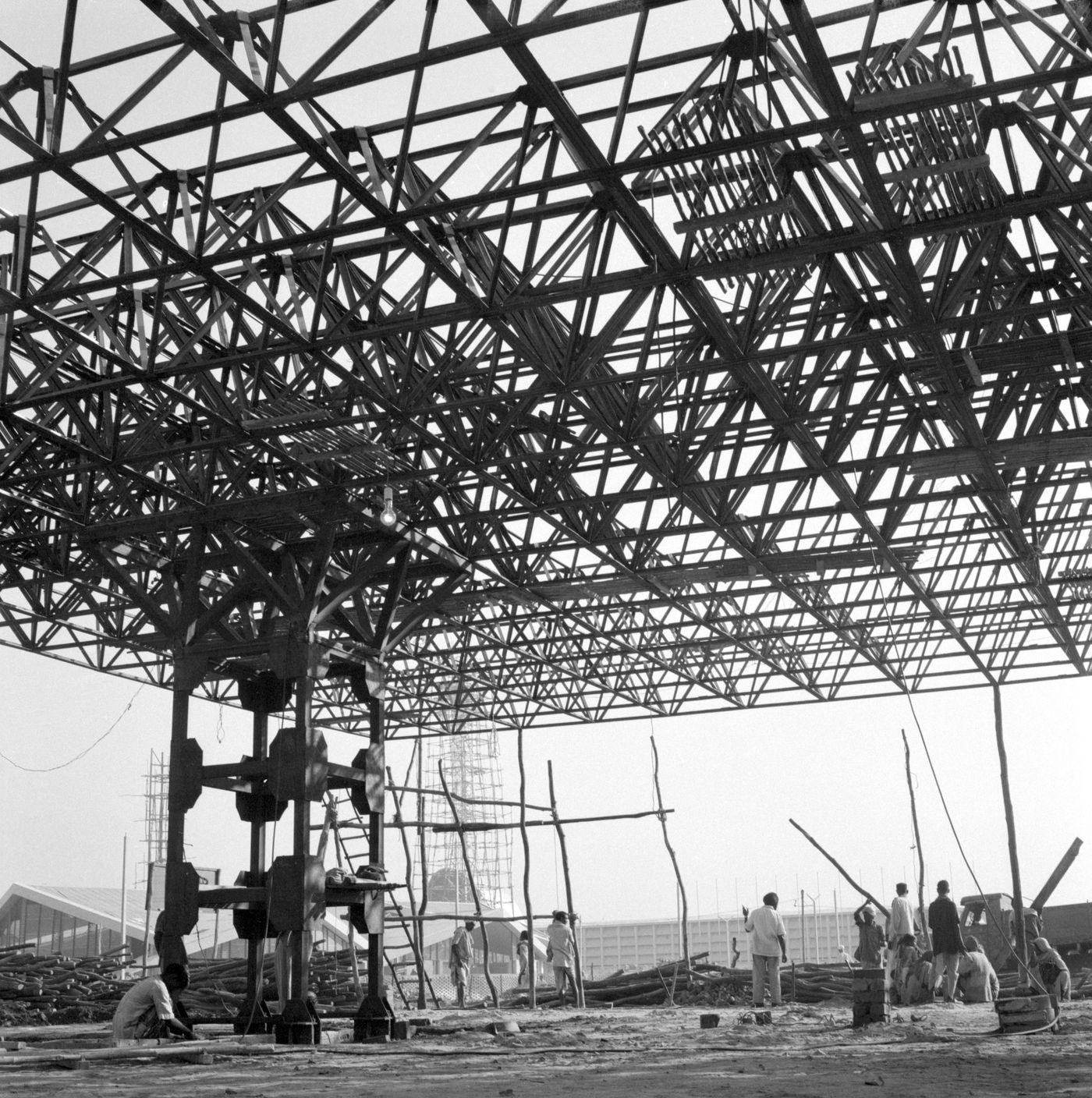 Vue du Pavilion for Martin Burn Ltd. en construction, Indian Industries Fair, New Delhi, Inde