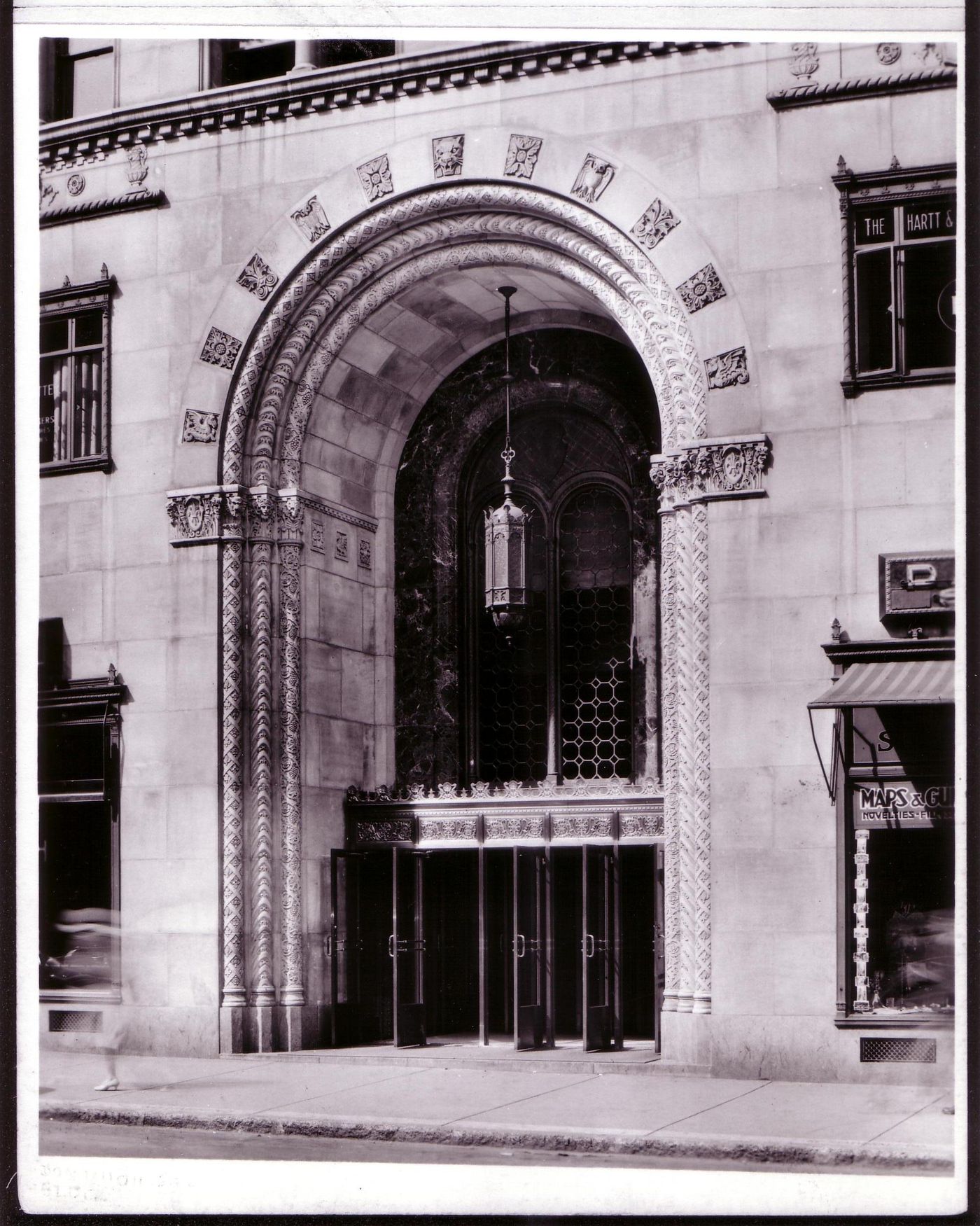 Dominion Square Building, detail of entrance