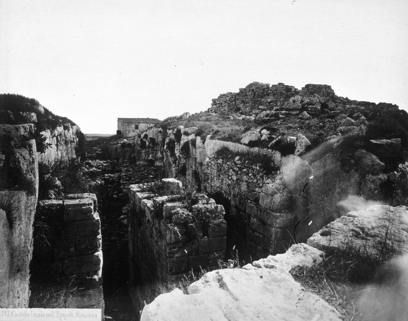 Plate from album ''Views of Italy, Monaco, Algers, Lisbonne, Gibraltar and Montserrat by various photographers''