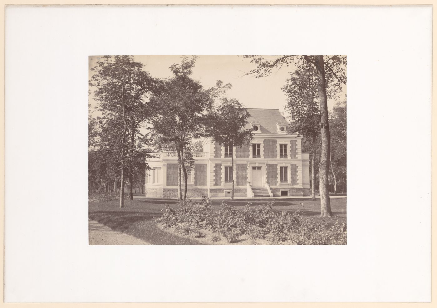 View of Maison dans la bois de Boulogne, Bois de Boulogne, Paris, France