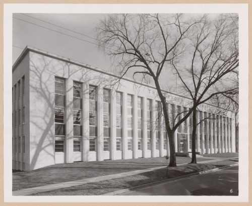 View of the principal façade of the Administration Building, The Upjohn Company Assembly Plant, Kalamazoo, Michigan