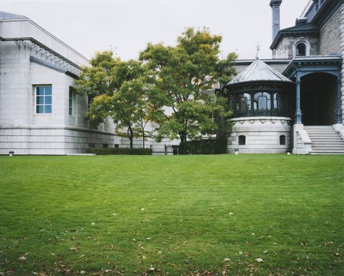 Partial view of the south façade showing the Paul Desmarais Theatre and the Conservatory, Canadian Centre for Architecture, Montréal
