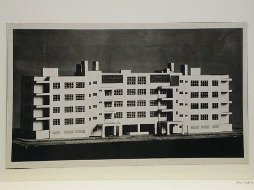 Projet d'immeuble. Autriche. J. Jirasech, architecte à Vienne