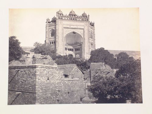 View of the Buland Darwaza of the Jami Mosque with houses in the foreground, Fatehpur Sikri, India