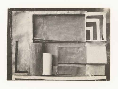 Photograph of a student model on the topic "Complex Frontal Composition Based on Nuance and Contrast Combination of Plastic and Shade and Using Elements of Rhythm" for the "Space" course at the Vkhutemas, Moscow