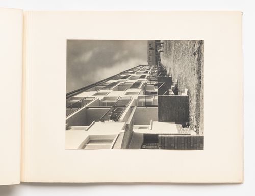 Exterior view of type A housing units, Hellerhof Housing Estate, Frankfurt am Main, Germany