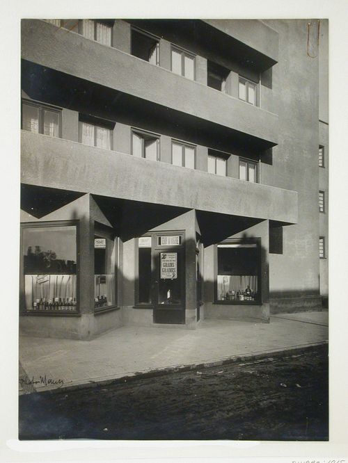no 4. Bloc à appartements Rue des Combattants, Bruxelles. Architecte Victor Bourgeois