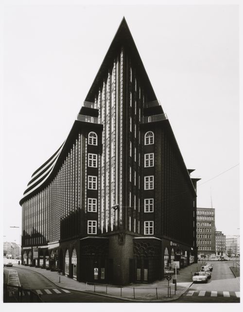 View of the east corner of Chilehaus office building, Neidernstrasse and Pumpen [street], Hamburg, Germany