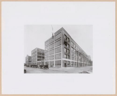 View of the principal and lateral façades of the addition to the Manufacturing Building, Burroughs Adding Machine Company Assembly Plant, Detroit, Michigan