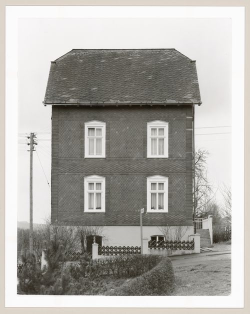 View of the principal façade of the framework house at 17 Schoßblick, Kaan-Marienborn, Germany