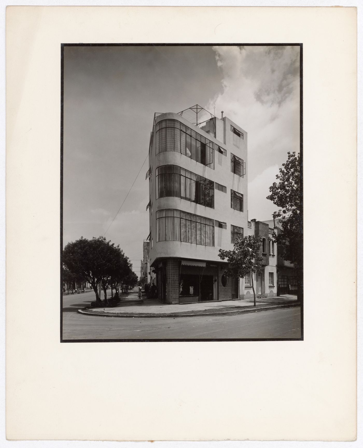 View of an apartment house, Avenida Insurgentes 411, Mexico City, Mexico