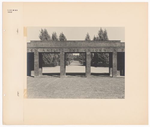 View of a gateway at the entrance to the New Jewish Cemetery [Neuer Jüdischer Friedhof], Frankfurt am Main, Germany