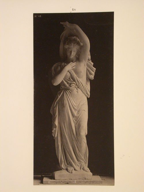 Statues dans le Grand foyer. La Grâce [de] Loison