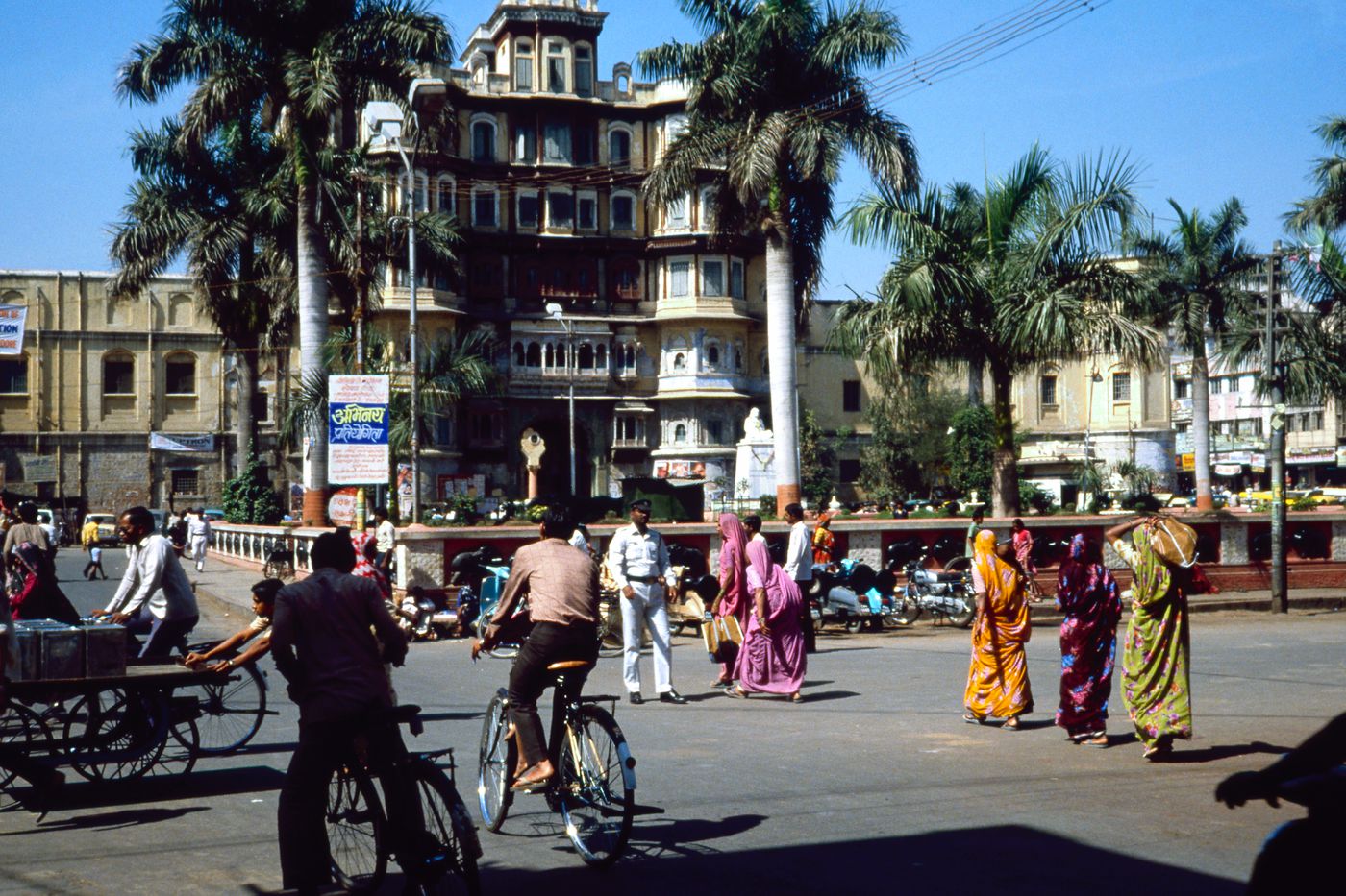 View of street with pedestrians and cyclists used for the Human Settlement Training Package "Package 2: Affordable Urban Design"