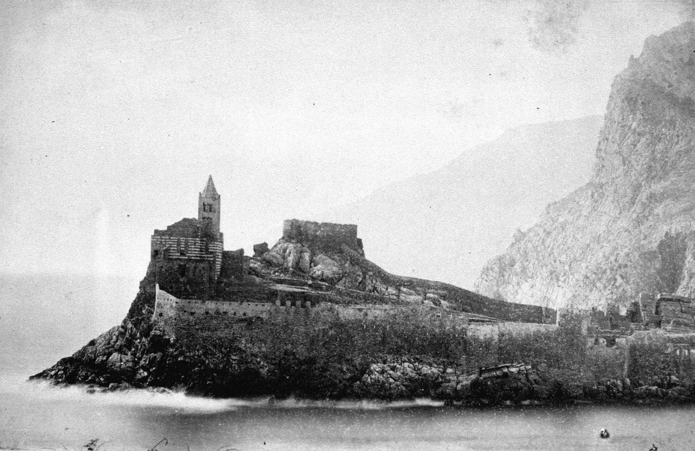 Plate from album ''Views of Italy, Monaco, Algers, Lisbonne, Gibraltar and Montserrat by various photographers''