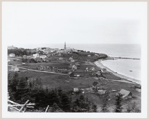 Vue générale de Percé et du golfe du Saint-Laurent, Gaspésie, Québec
