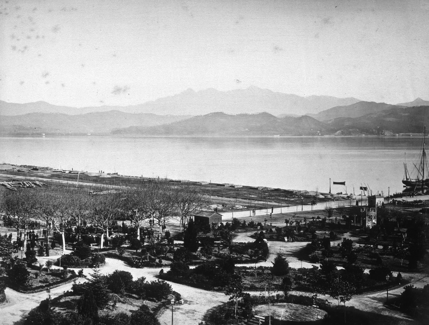Plate from album ''Views of Italy, Monaco, Algers, Lisbonne, Gibraltar and Montserrat by various photographers''