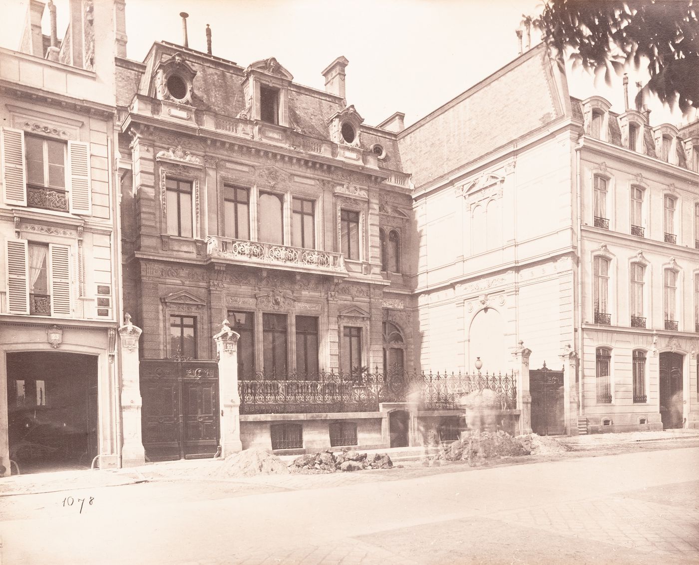Plate from album ''Buildings, parks and streets of Paris, Versailles and environs, France''